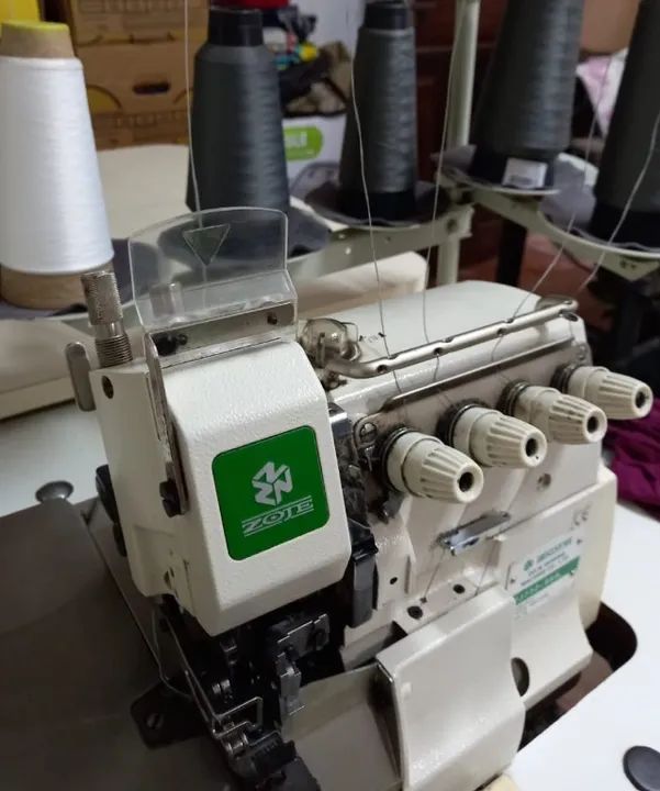 Máquina de costura Interlock