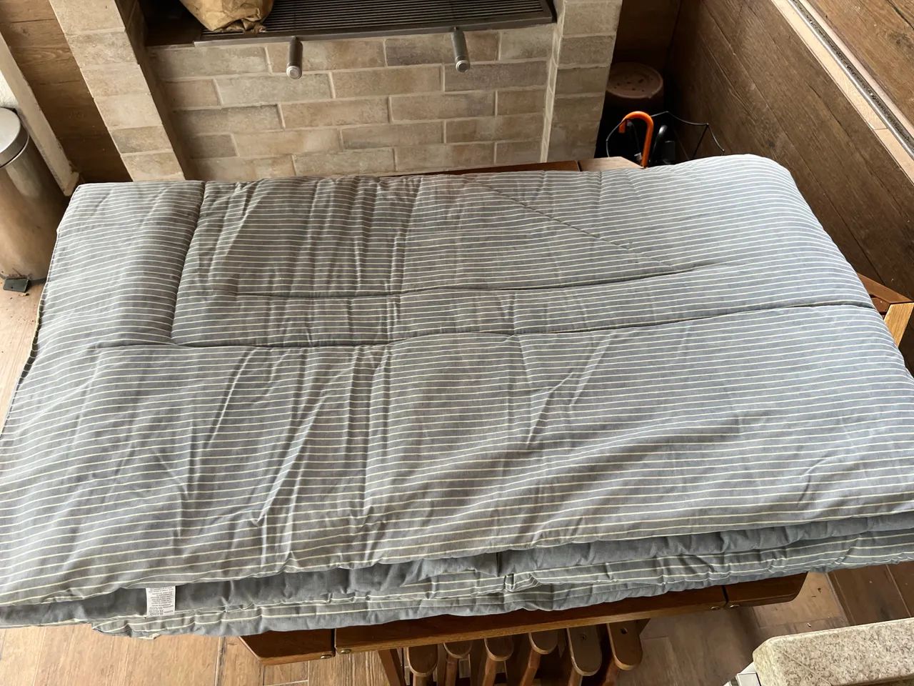 Edredon M Martan King com 2 fronhas azul e branco Medida 2,40M X 2,80M - Foto 2