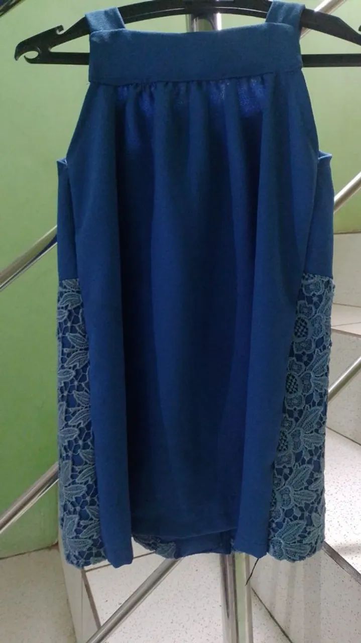 Vestido azul com renda Usada bem conservada 10 Reais  - Foto 2