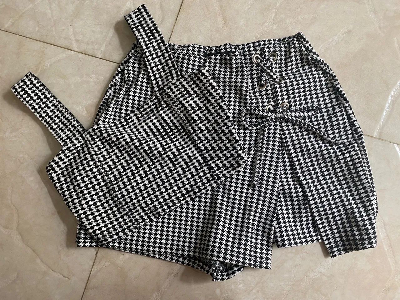 Conjunto cropped e short xadrez Renner 