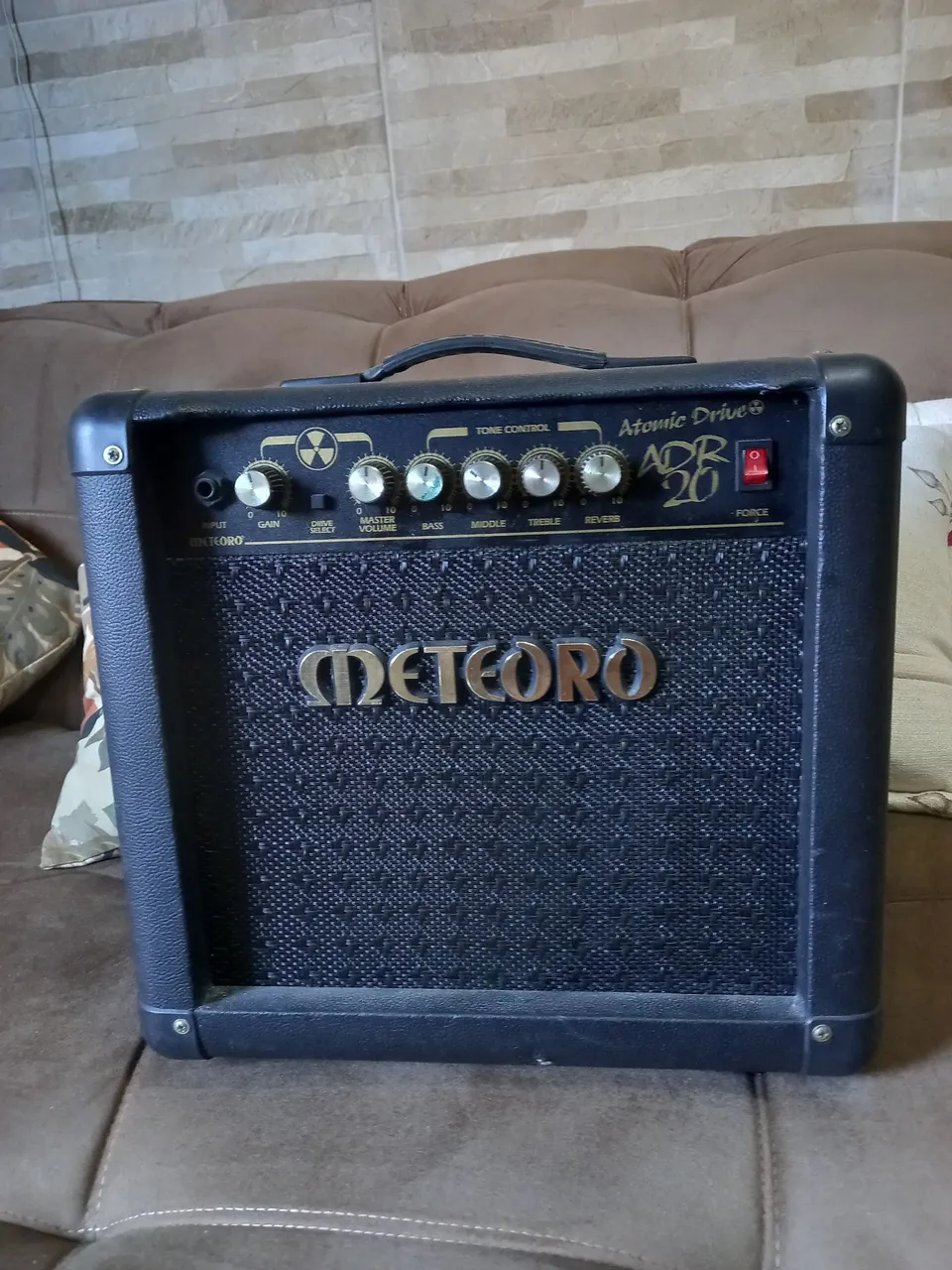 Amplificador meteoro adr20 de guitarra seminovo