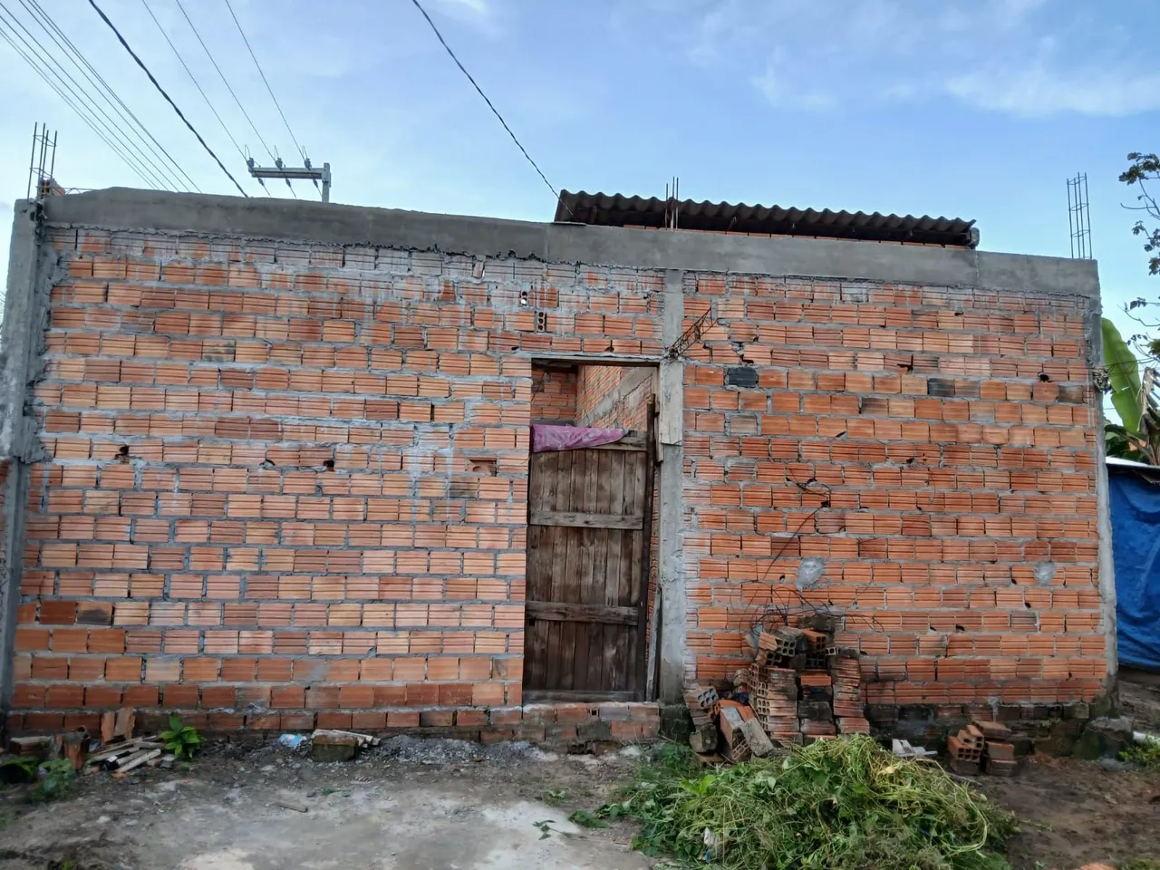 ? VENDO TERRENO COM ESTRUTURA PRONTA - PAÇO DO LUMIAR - RES. FLÁVIO DINO ?