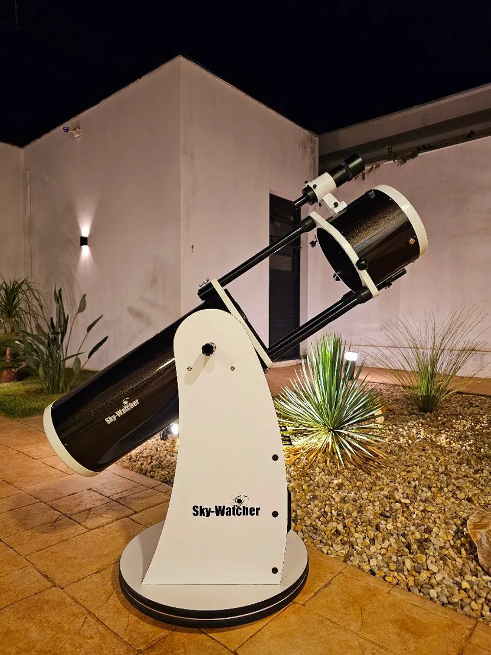 Telescópio Sky-Watcher 203mm + Acessórios