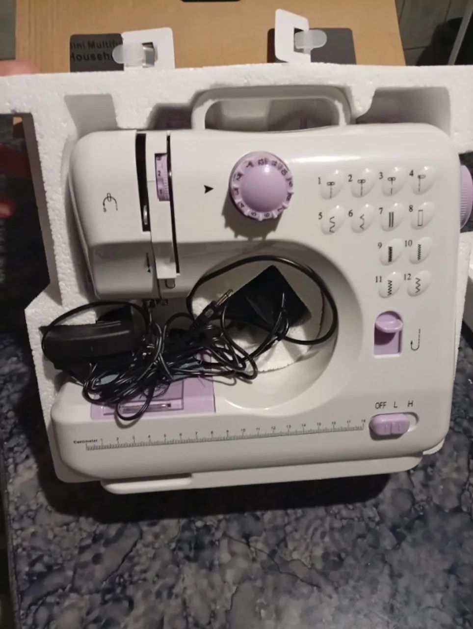 Máquina de costura portátil 