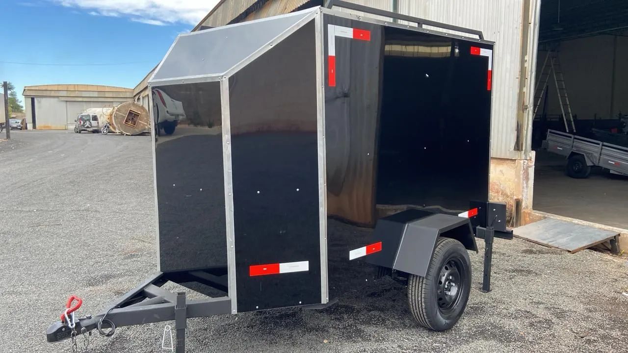 Carretinha de Reboque Modelo Baú Carga Fechada Direto da Fábrica com Garantia - Foto 3