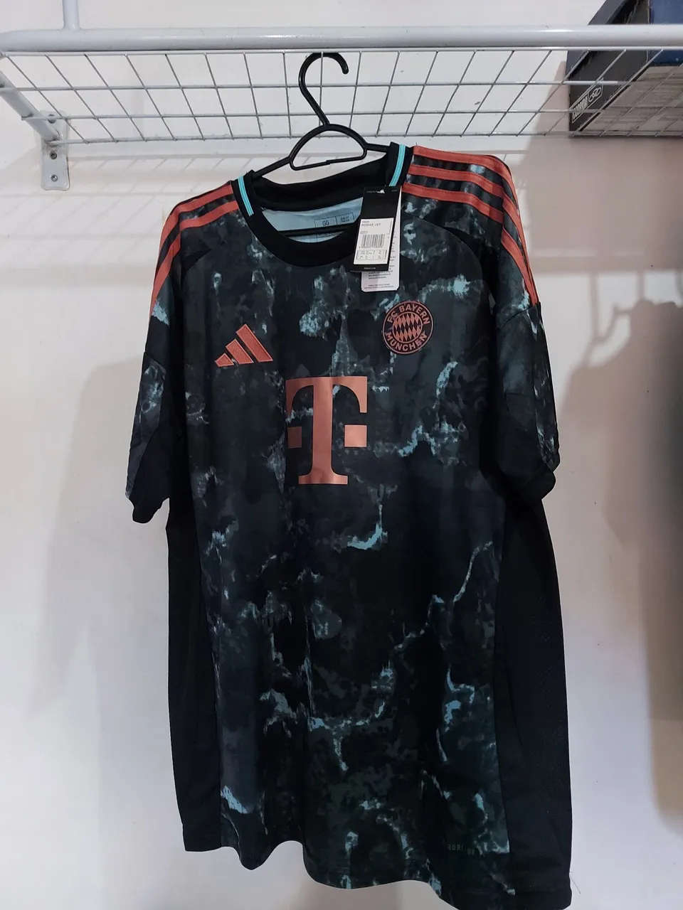 Camisa do Bayern de Munique II 24/25 adidas Masculina Torcedor - Tamanho GG mas veste G