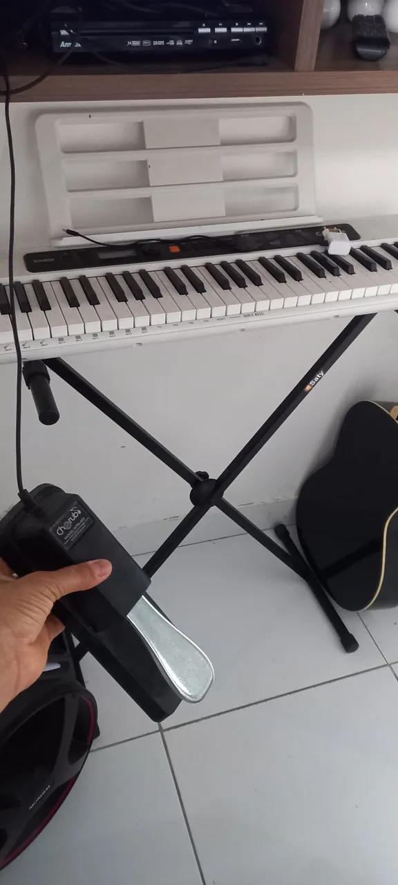 Teclado Casio com Pedal Sustain Cherub