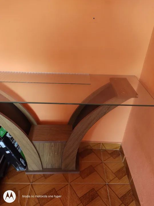 Sofá de 2 lugares e um aparador de vidro* USADOS**  - Foto 2