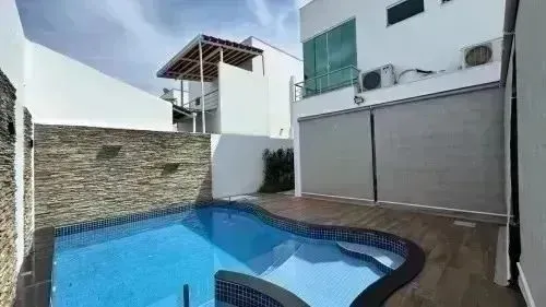 Quinta das Laranjeiras, Mobiliada, 3 Suítes