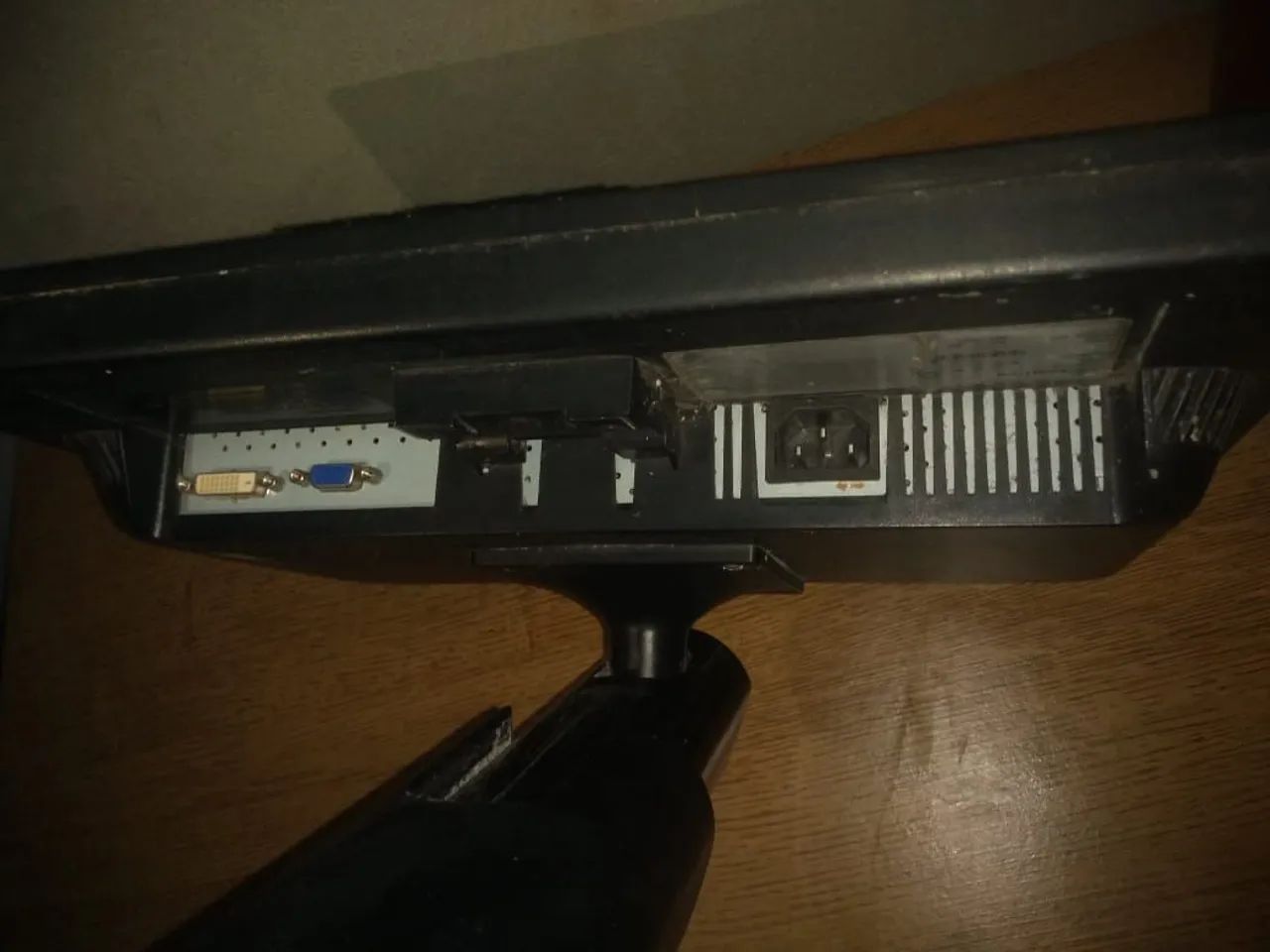 Monitor LCD 15.6 polegadas - Foto 3
