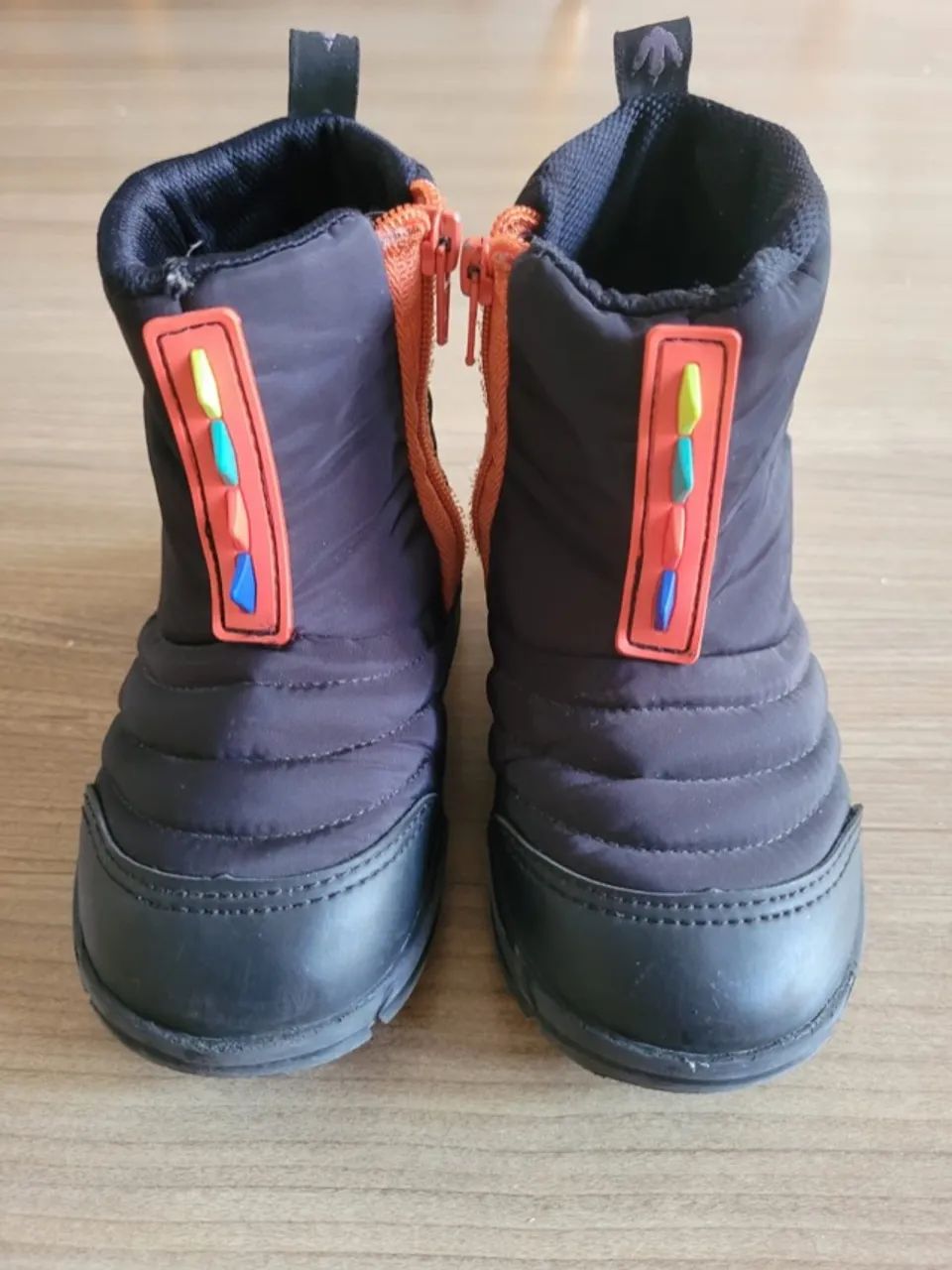 Bota Slip on luz Bibi. TAM:24 marca Bibi