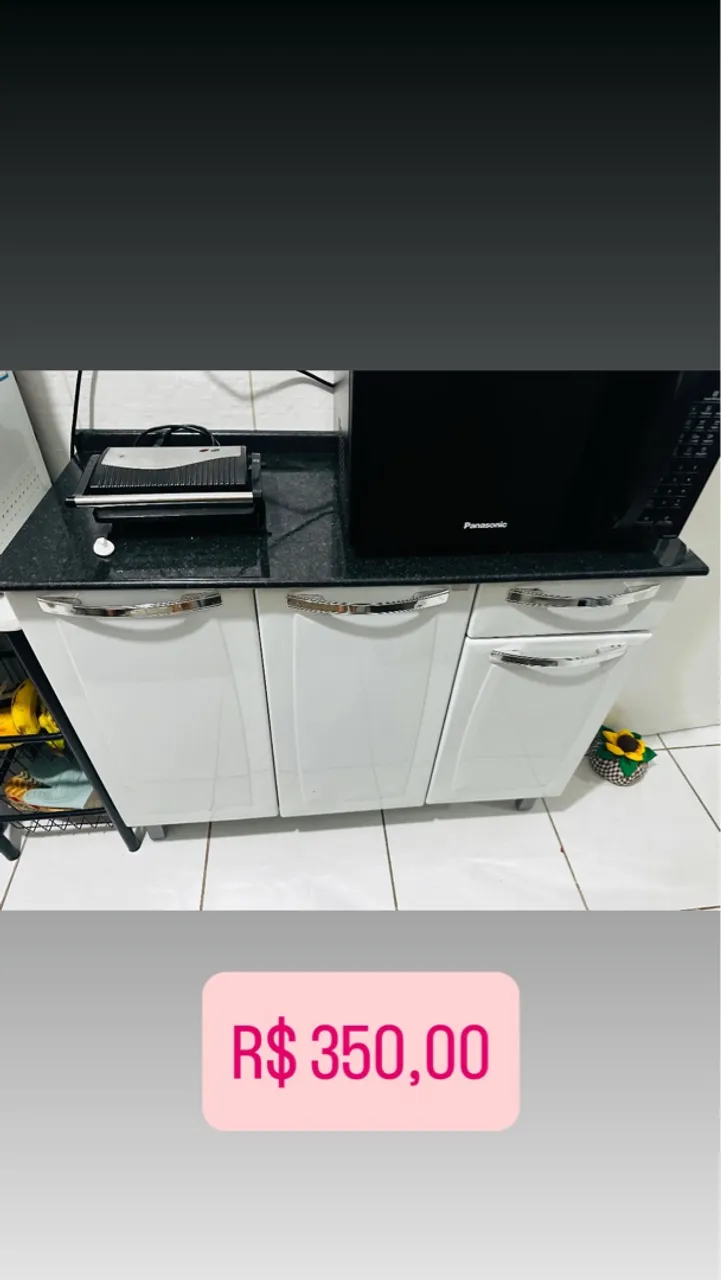 Armário de cozinha com tampo em granito