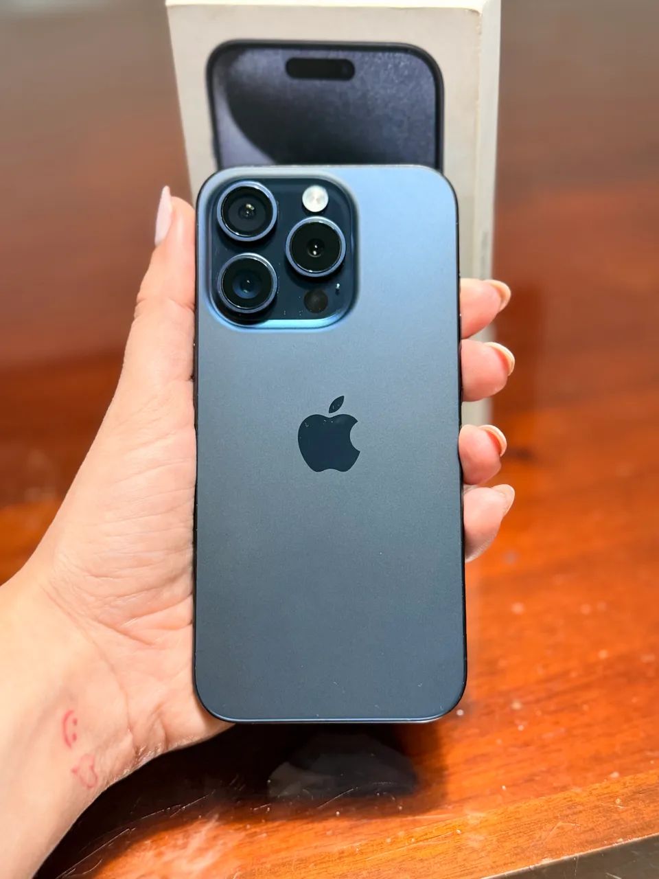 iPhone 15 Pro 256g - Titânio Azul - Celulares e Smartphones