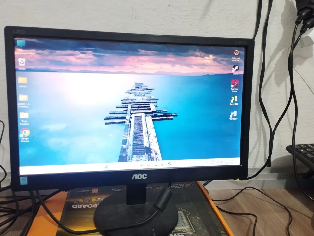 Monitor AOC LED Slim 15.6 40 pinos (entrada USB)64396506965250122