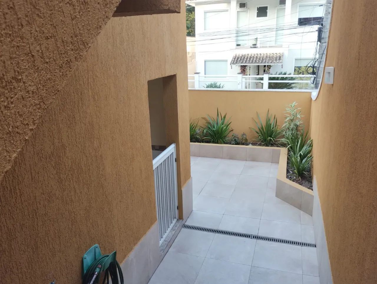 (Fator 2504) Casa Triplex - Piscina e espaço gourmet - Júlia Deberg  - Foto 3