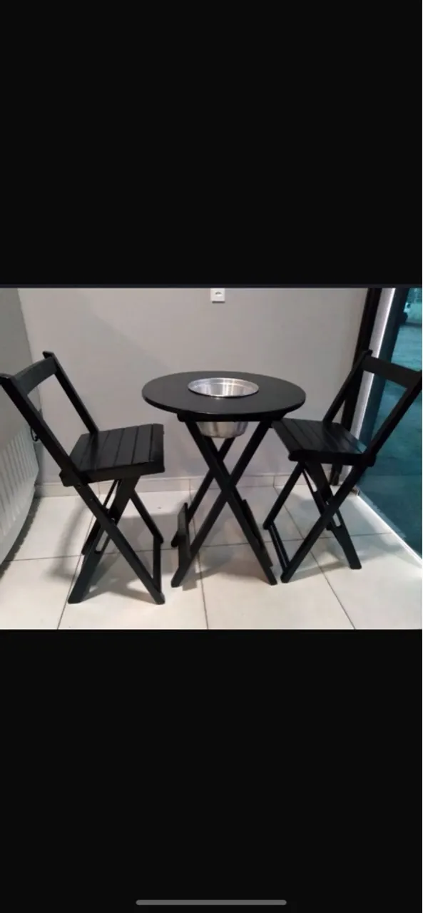 Conjunto de mesa e cadeiras para área gourmet