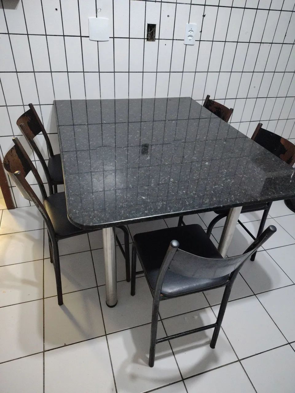 Mesa em granito 