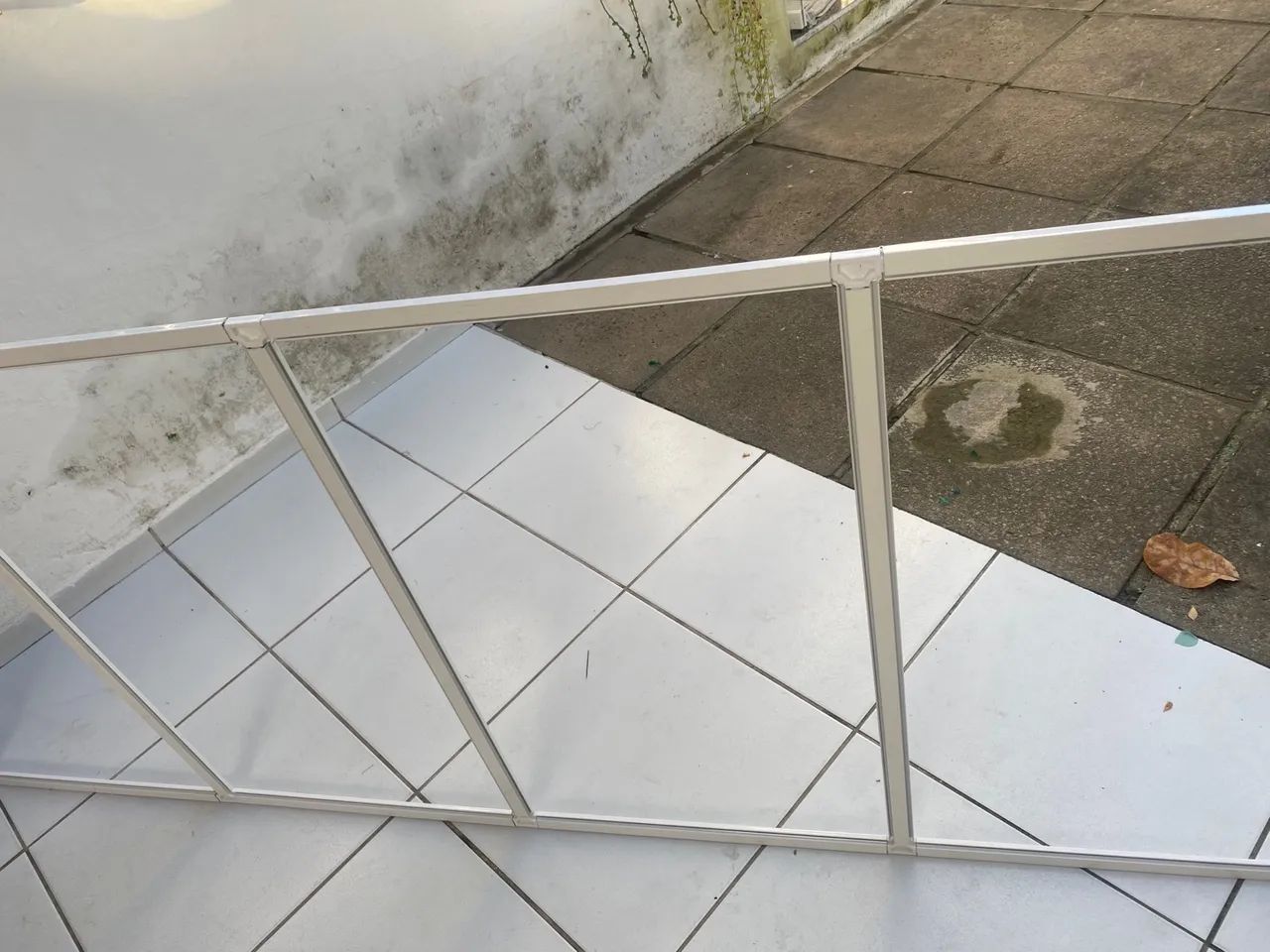 Tela mosquiteira para grade de ferro - tamanho 90cm x 210cm - Foto 4