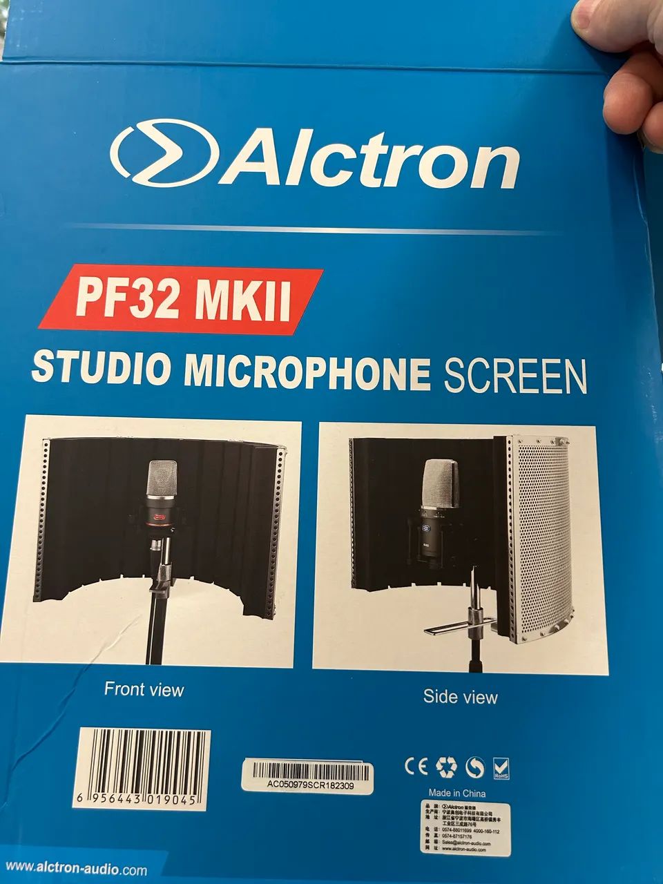 Studio Microphone Screen64573374545795123