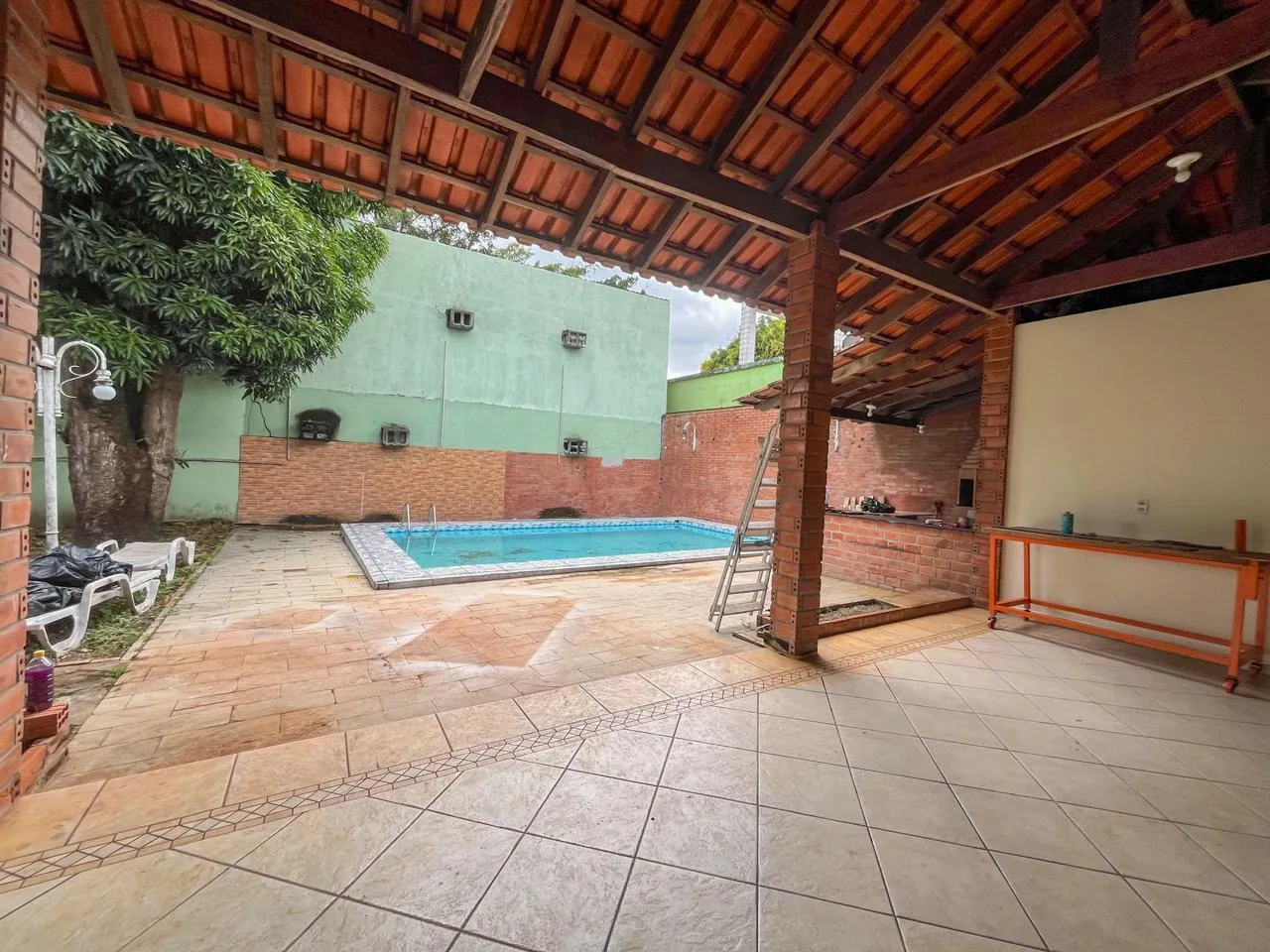 Casa à venda em condomínio no Japiim - 05 quartos - R$ 890.000,00