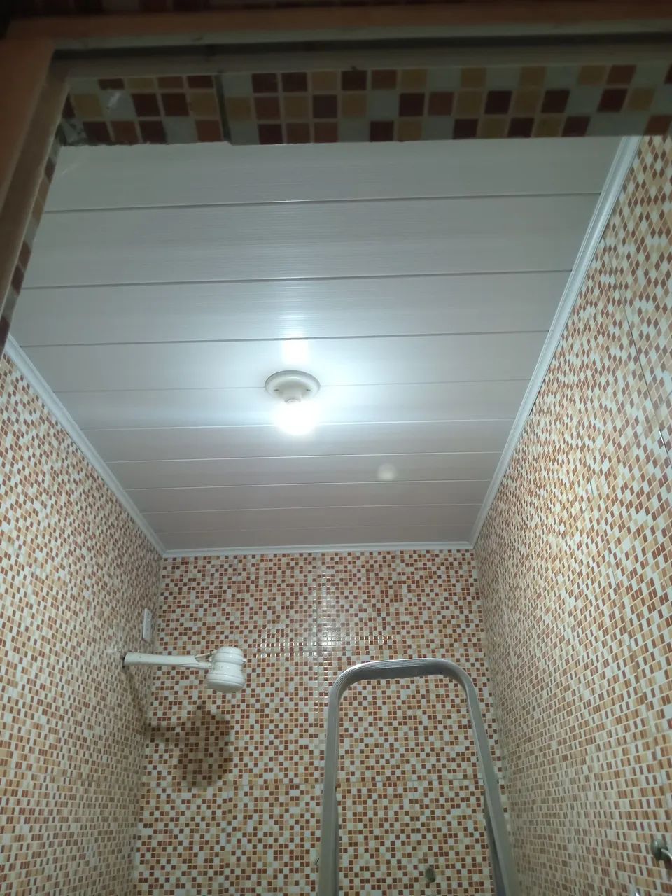 Trabalhamos com instalação de forro de pvc Material já todo incluso  - Foto 4