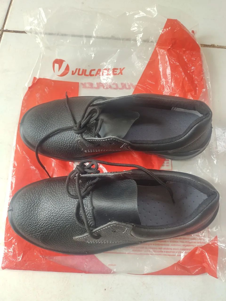 Sapatos Botinas vulcaflex Novas - Foto 2