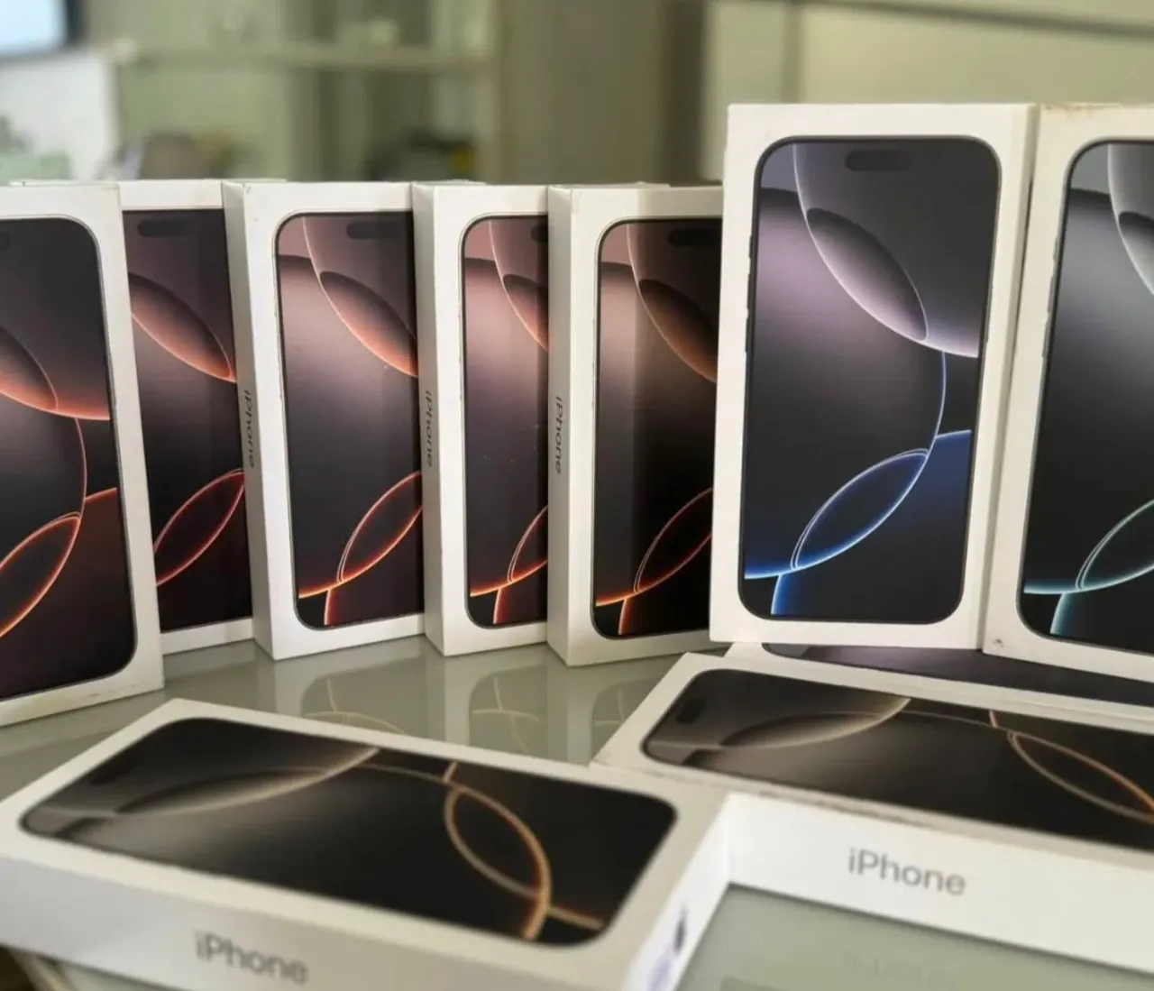 iPHONE 16 PRO MAX LACRADO