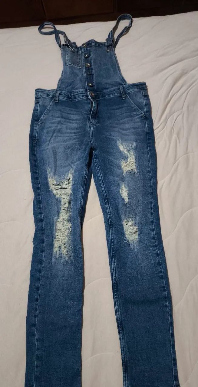 Aproveite Macacão Jeans Feminino - Foto 2