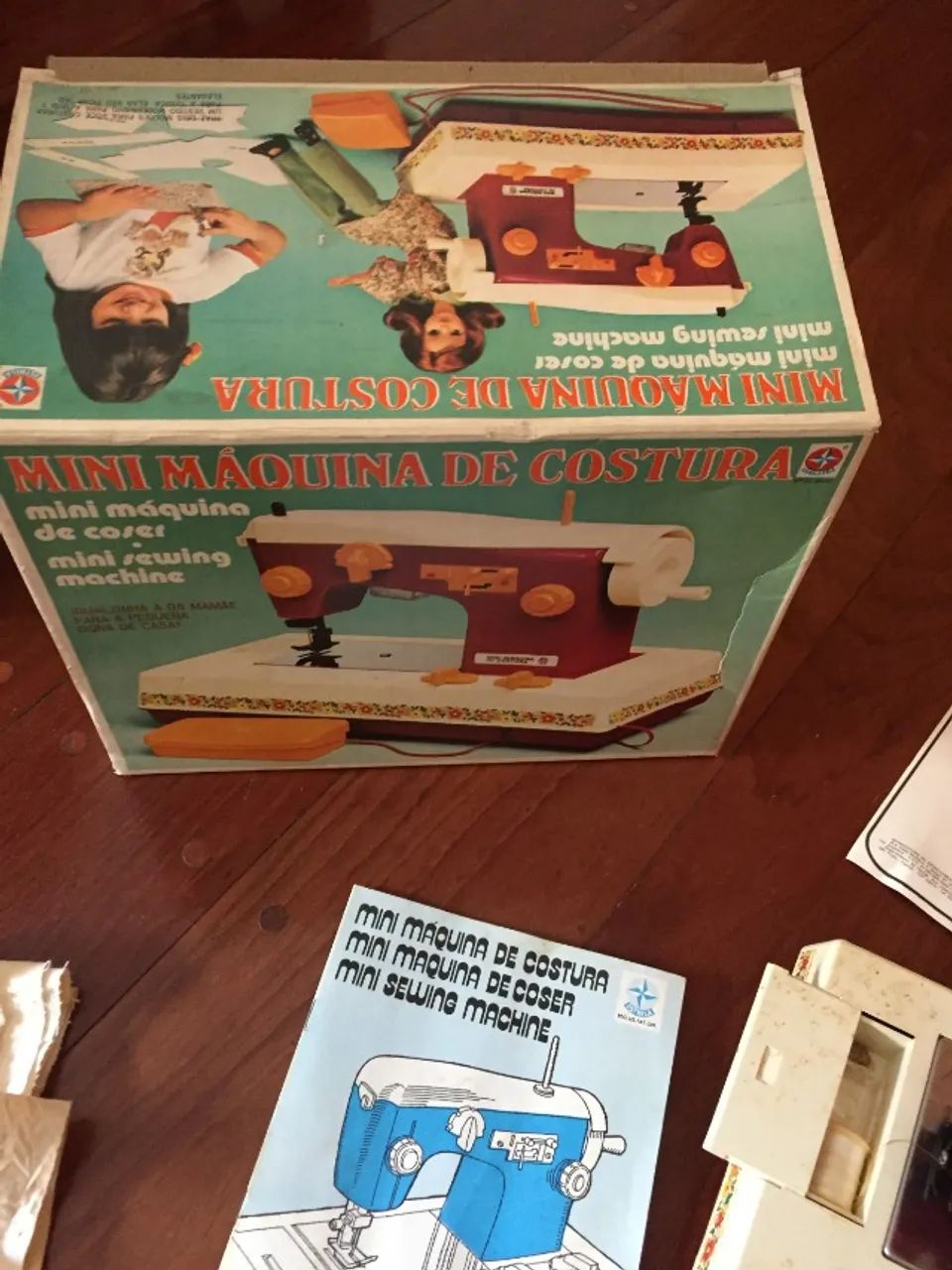 brinquedo de coleção maquina de costura - dec 80 - Foto 2