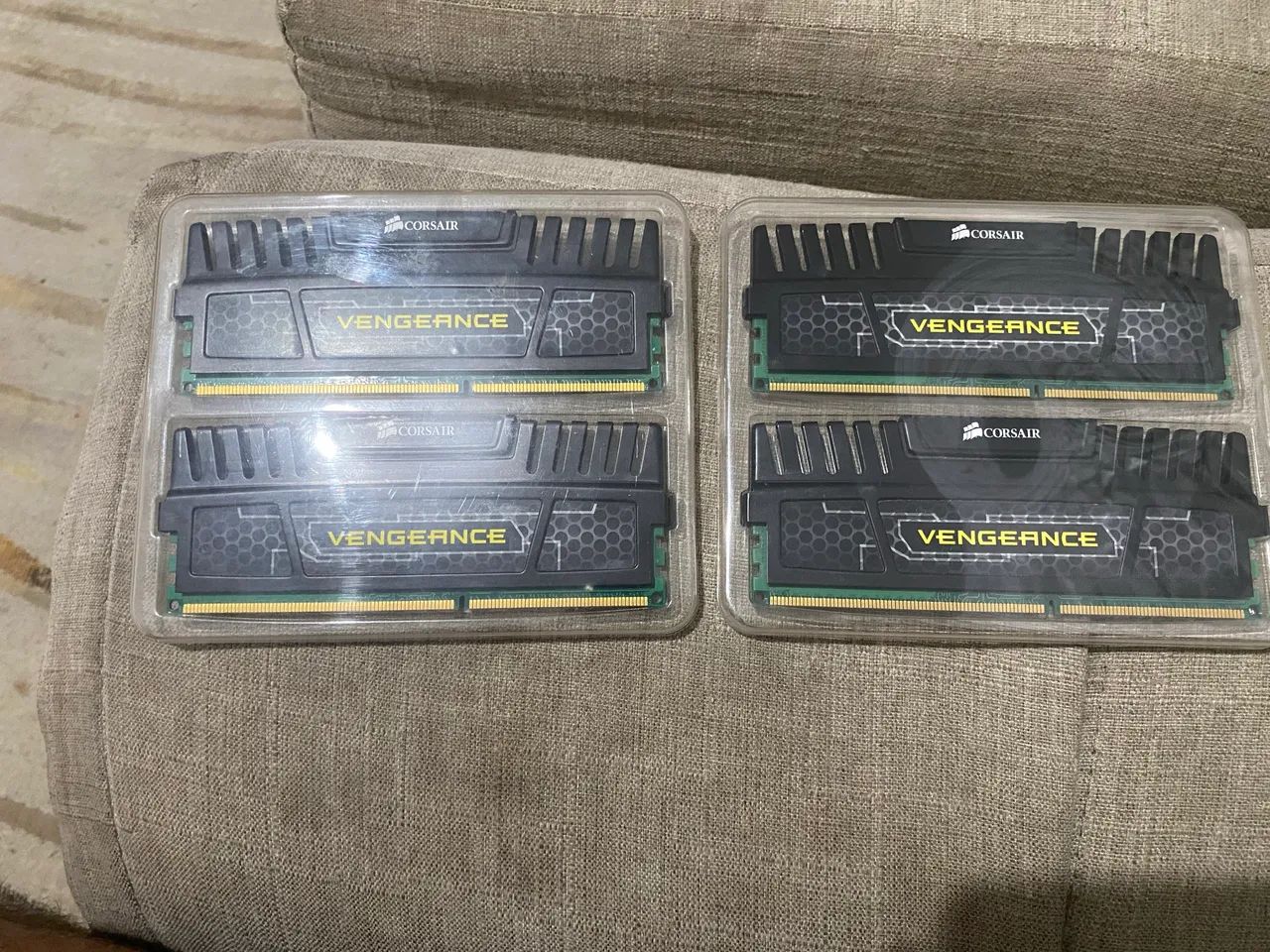 Memória ddr3 corsair64842050599041122