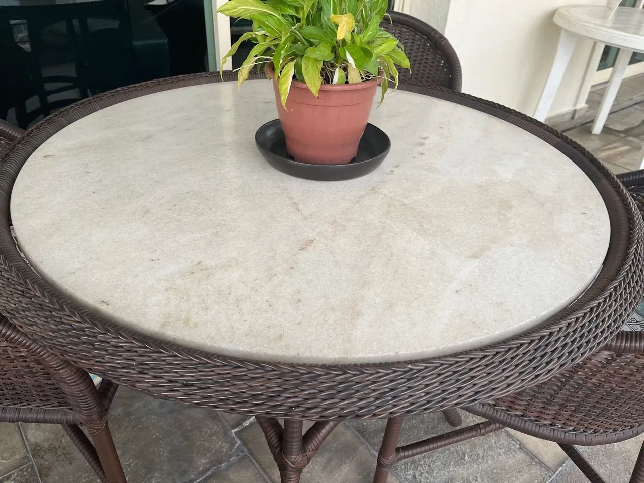 Mesa de Jardim ou varanda com tampo em mármore em Madeira com 4 Cadeiras - Foto 4