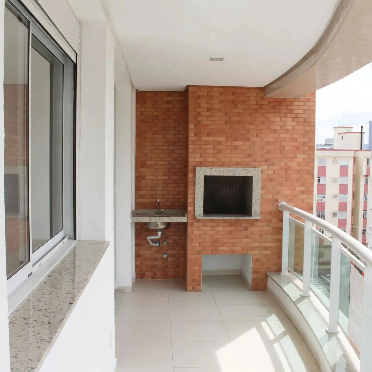 Apartamento para Venda em Florianópolis, Canto, 3 dormitórios, 1 suíte, 3 banheiros, 2 vag
