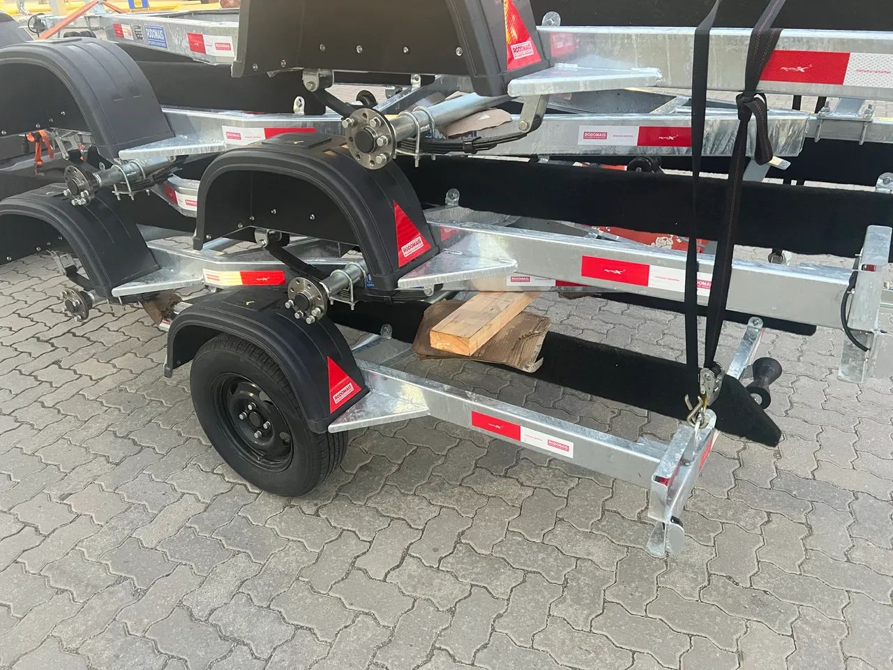 Carretinha de jet ski, galvanizada sem rodagem !! - Foto 6