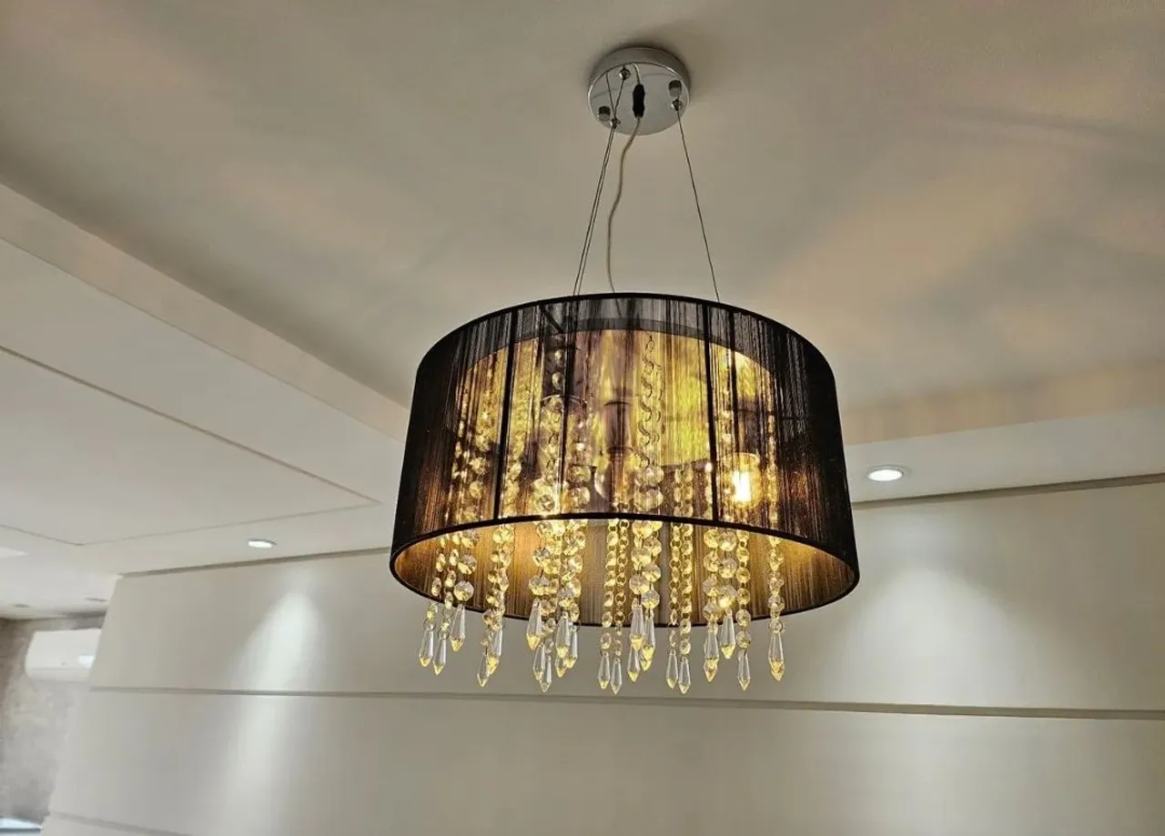 Vende se lustre pendente com cristais
