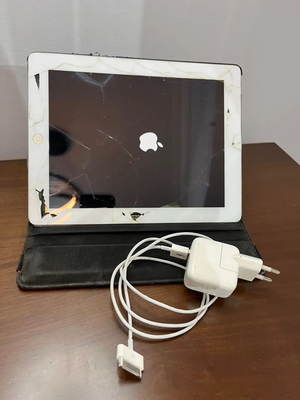 iPad 3 (A1430) 64 GB - branco, funcional, com capinha + carregador