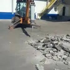 Demolição e retirada de pisos por m2 - Foto 2