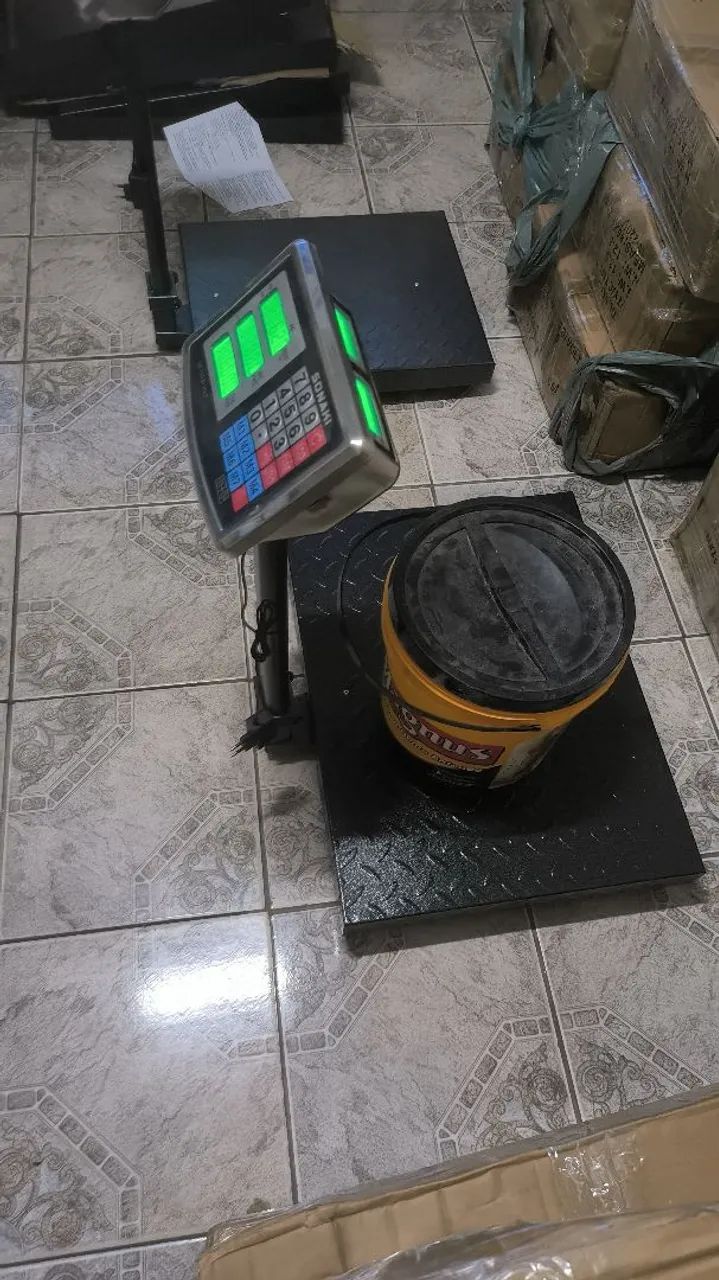 Balança plataforma 150 kg Com Bateria Interna Base 45 X 60 cm  - Foto 3