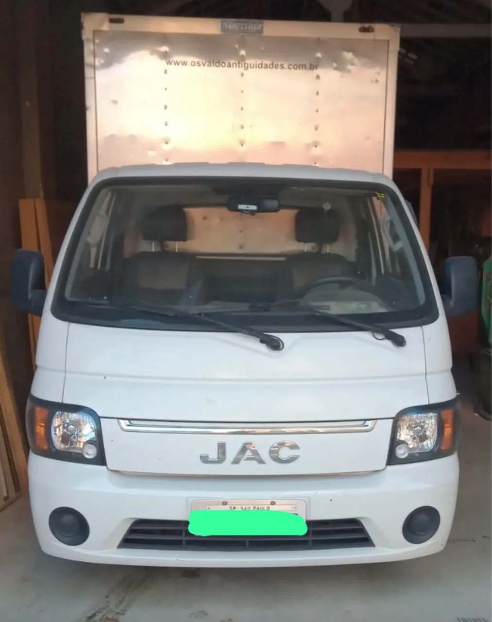 Caminhão JAC Baú - Oportunidade!