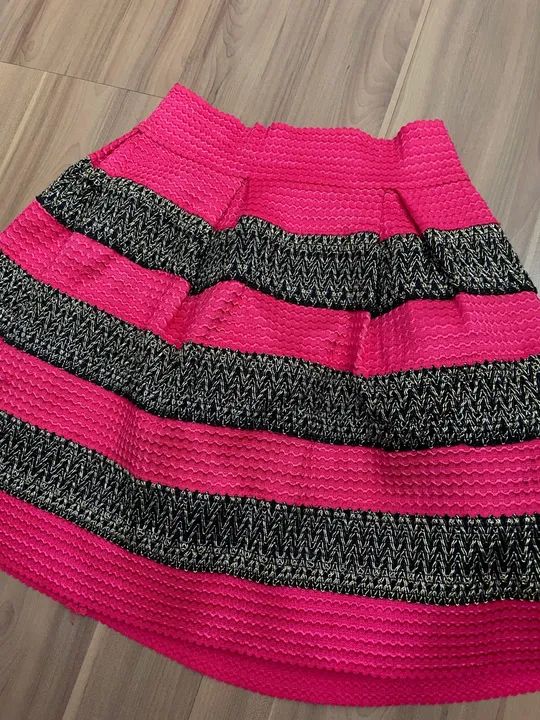 Saia Pink com Listras Preta, para adolescente tamanho M - Foto 2
