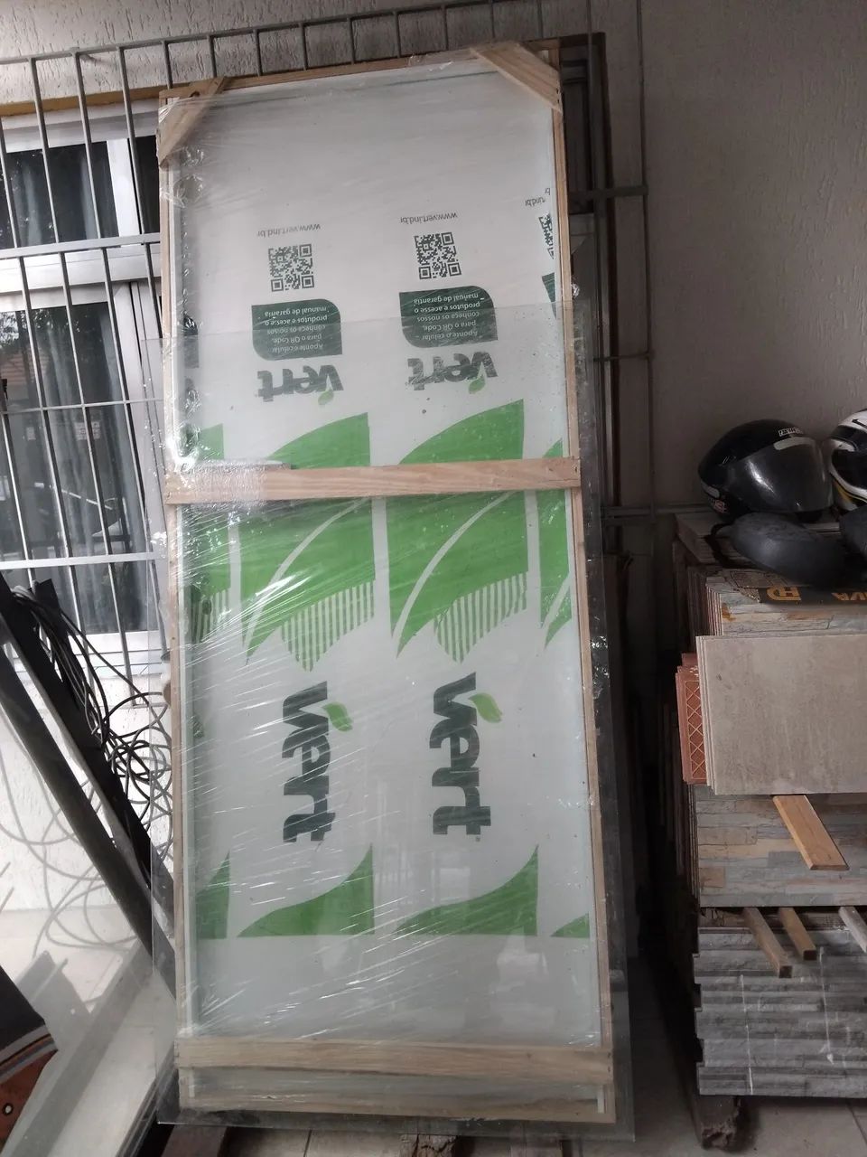 2 Portas Vert 2,10x0,82 $250,00 cada porta.