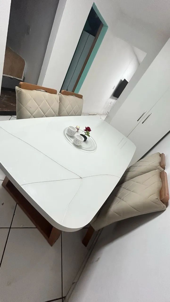 R$ 1.000,00 Vendo mesa de 6 lugares  - Foto 3