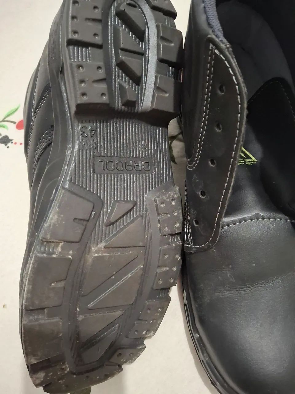 Bota de segurança para eletricista - Foto 3