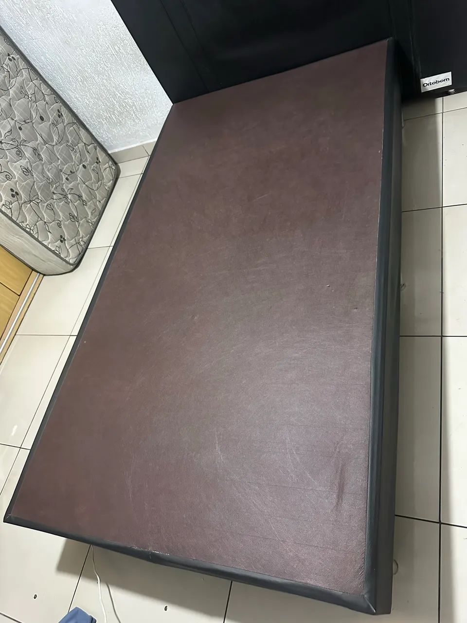 Vendo cama Ortobom, colchão e cabeceira 
