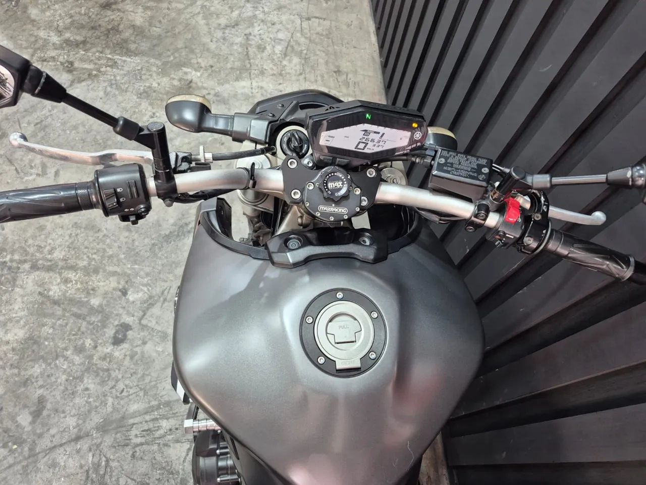 Yamaha MT-09 - Foto 3