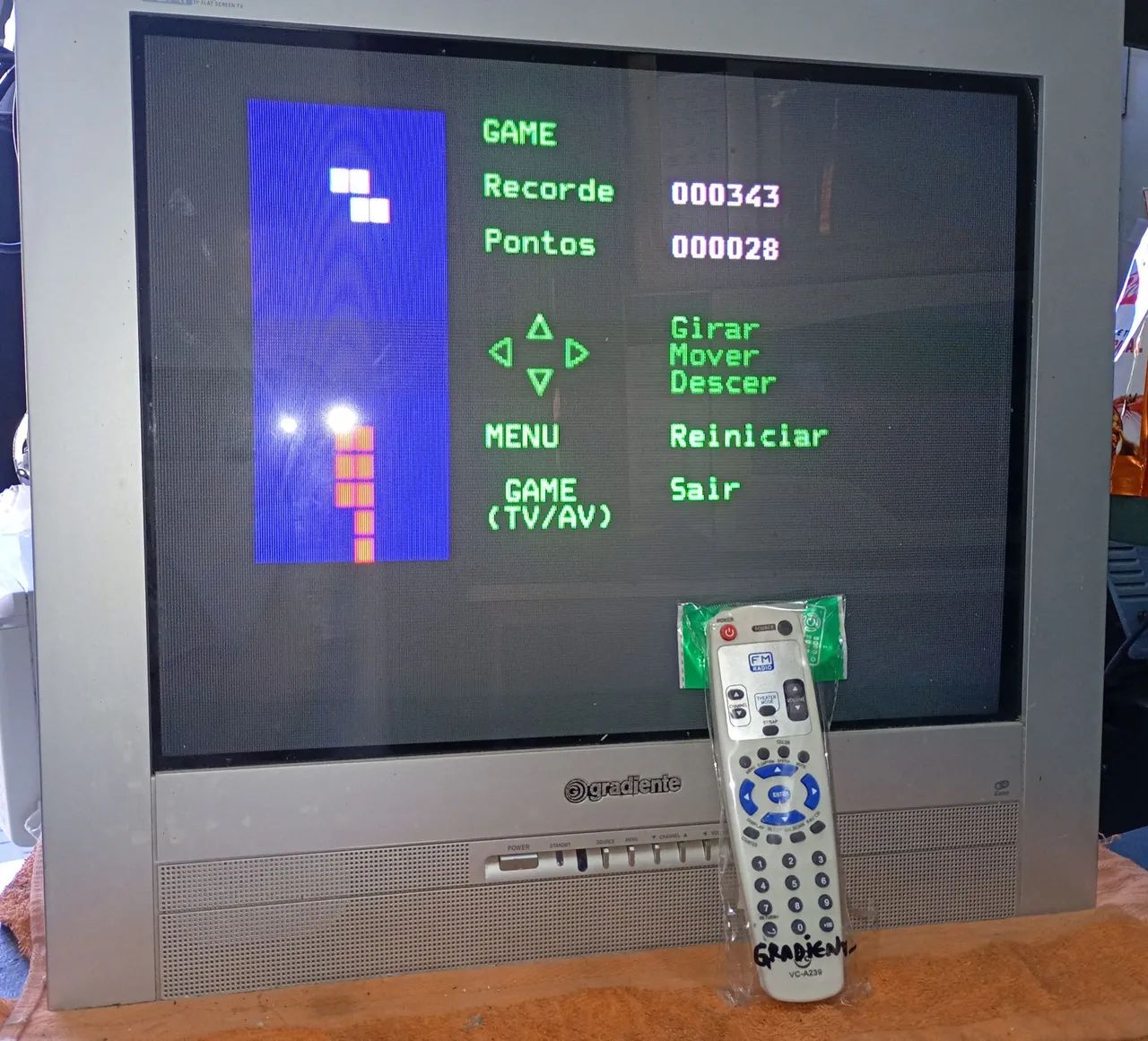 Tv 21 polegadas tela plana com GAME e controle  - Foto 4