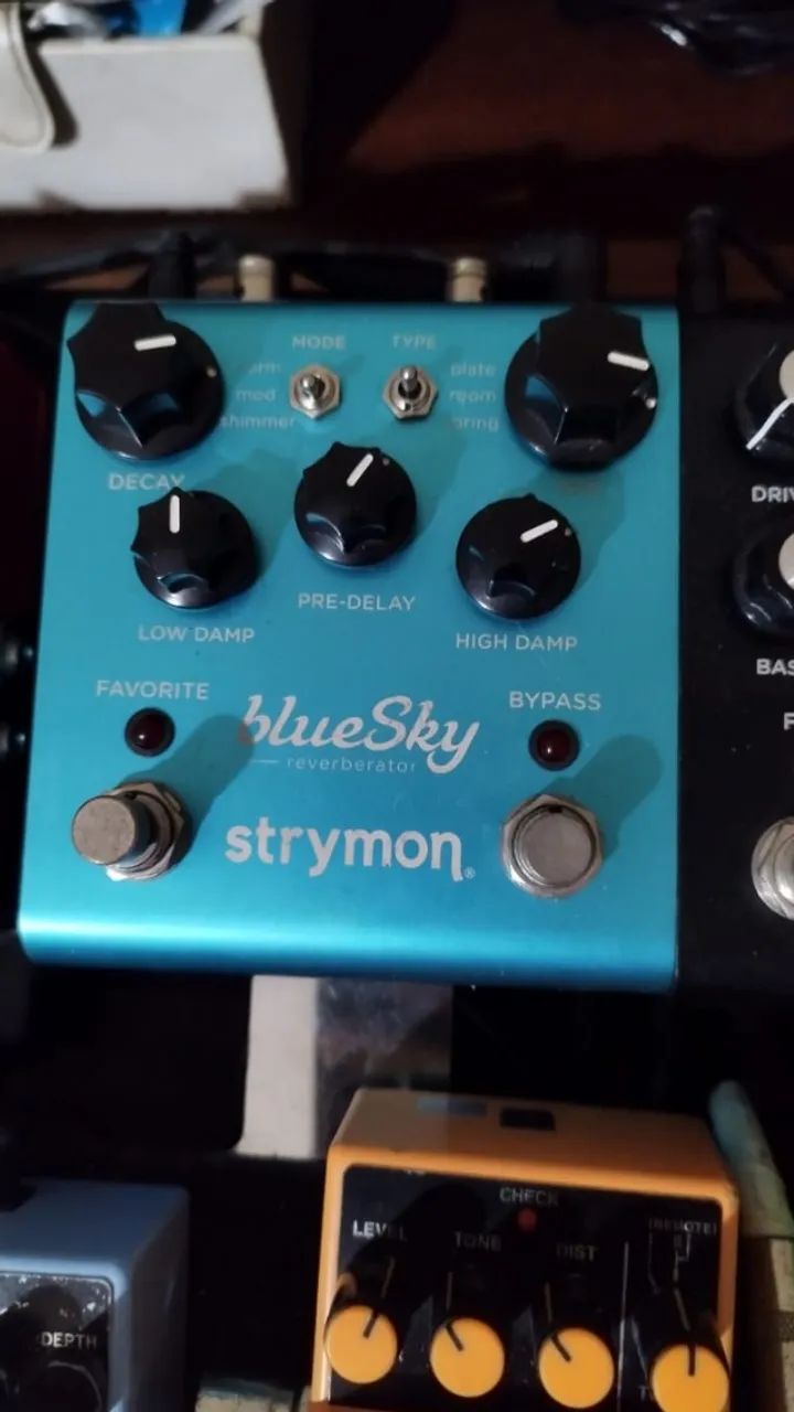 Strymon BlueSky V1 (Reverb) com fonte - Instrumentos musicais