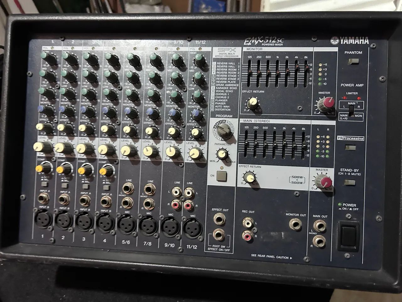 Mesa Yamaha Amplificada EMX512sc