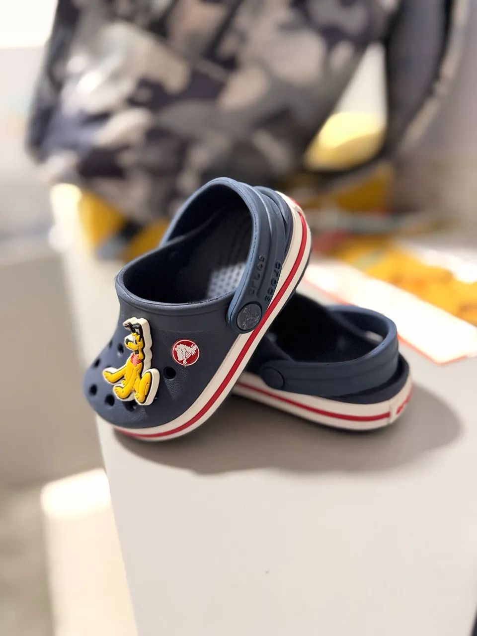 Crocs Crocband bebê azul marinho  - Foto 3