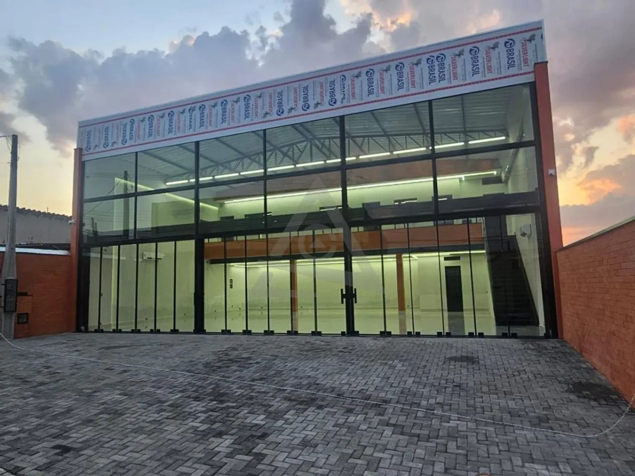 Salão à venda em Campinas, Jardim Nova Europa, com 240 m²