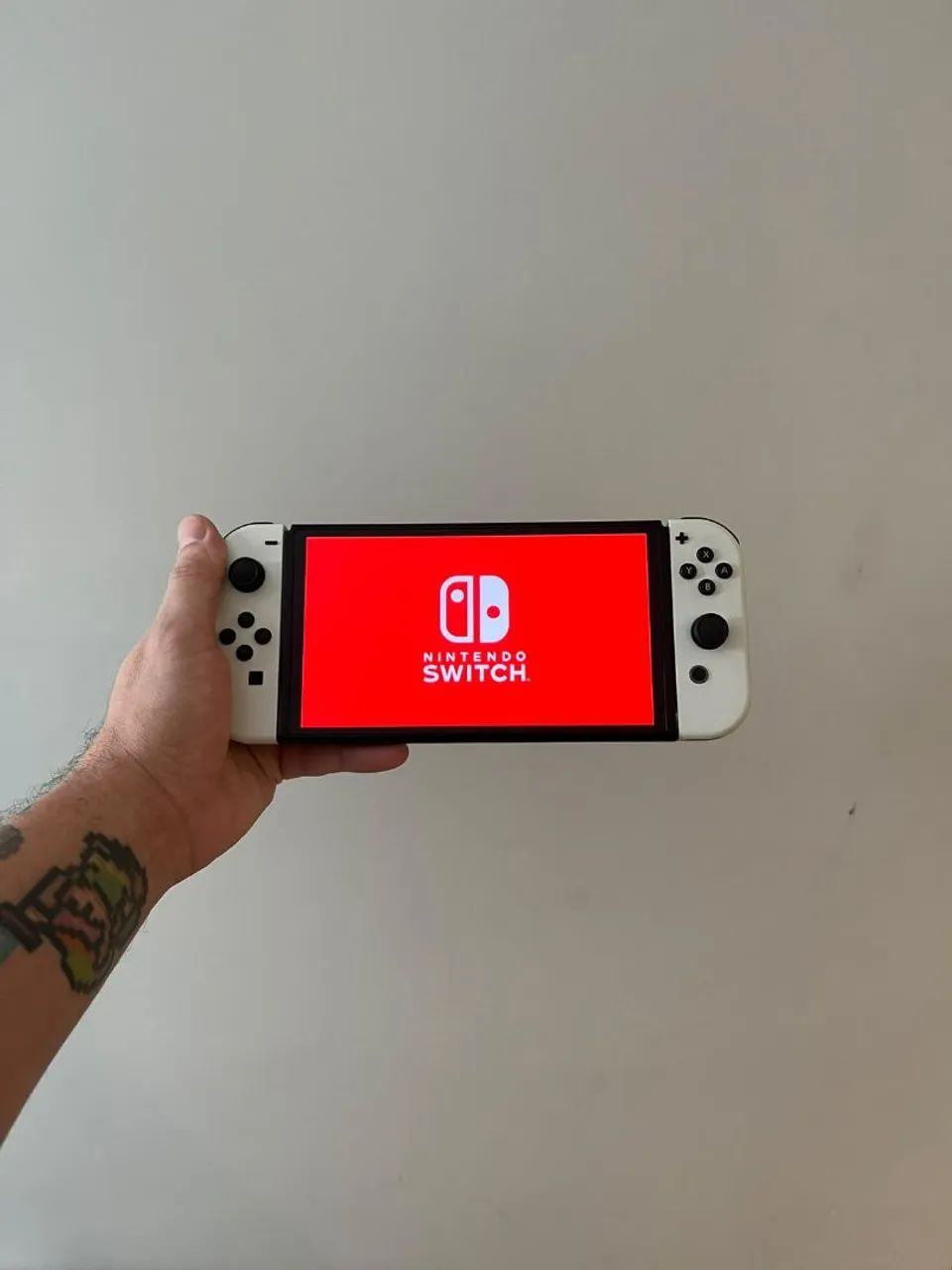 Console Nintendo Switch Oled Branco 64GB - menos de 30 horas de uso  - Foto 3